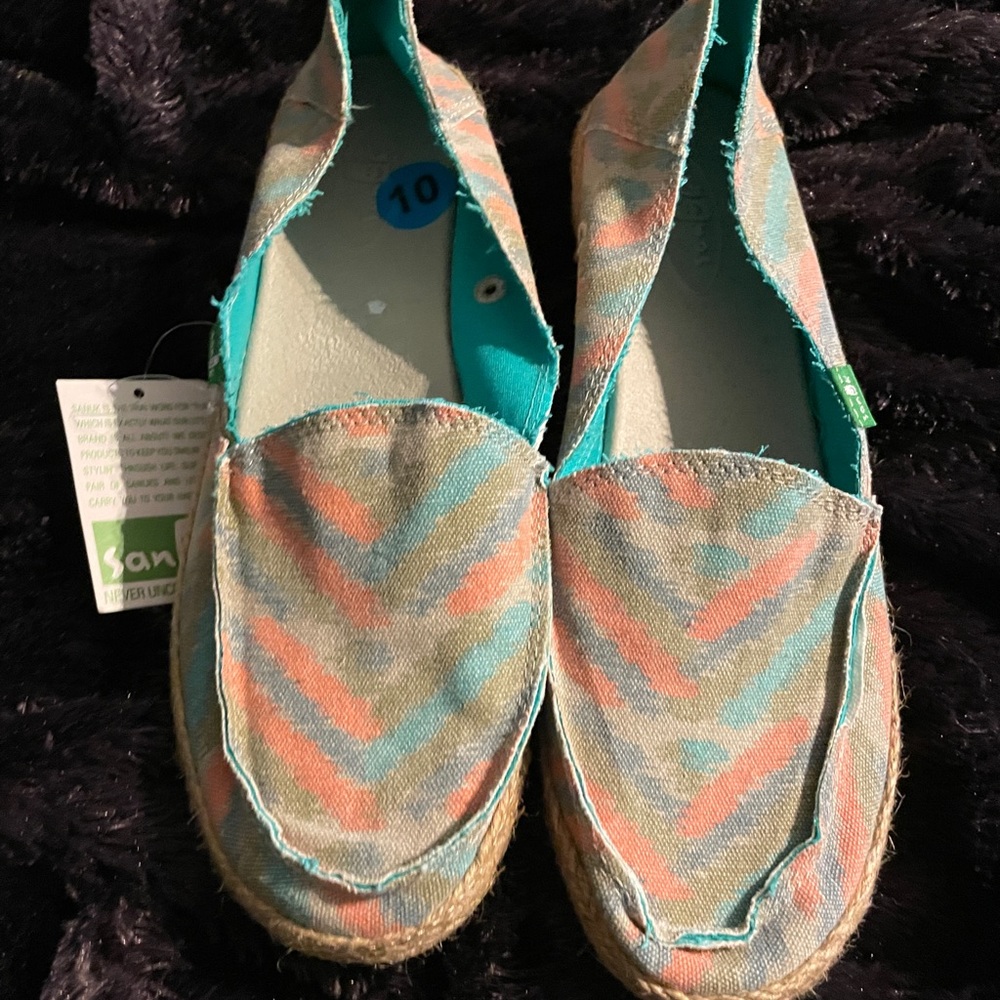 Womens Sanuk Size 10 NWT